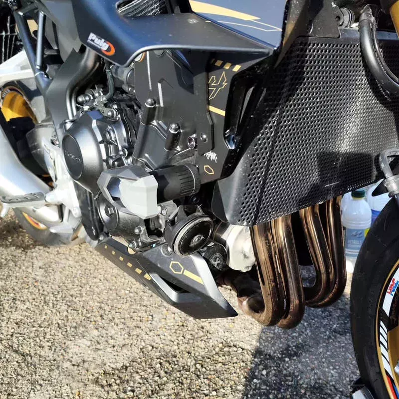 Honda R19 Engine blocks R19 Puig Honda CB 1000 Hornet Evotech Perf