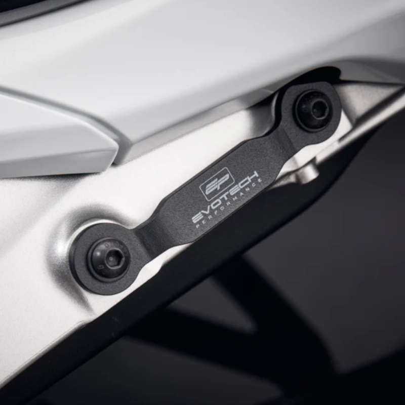Kawasaki Ninja ZX-6R passenger footrest removal ○ Evotech Perf